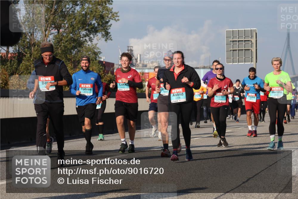 03.10.2025 - Köhlbrandbrückenlauf Luisa Fischer http://msf.ph/oto/9016720 03.10.2025 11:02:33 Position 3 2010, 2009, 884, 1778, 1920, 2502 meine-sportfotos.de