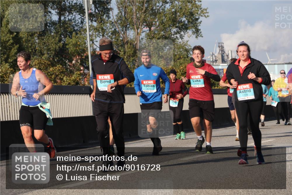 03.10.2025 - Köhlbrandbrückenlauf Luisa Fischer http://msf.ph/oto/9016728 03.10.2025 11:02:34 Position 3 1803, 2010, 2009, 1778 meine-sportfotos.de