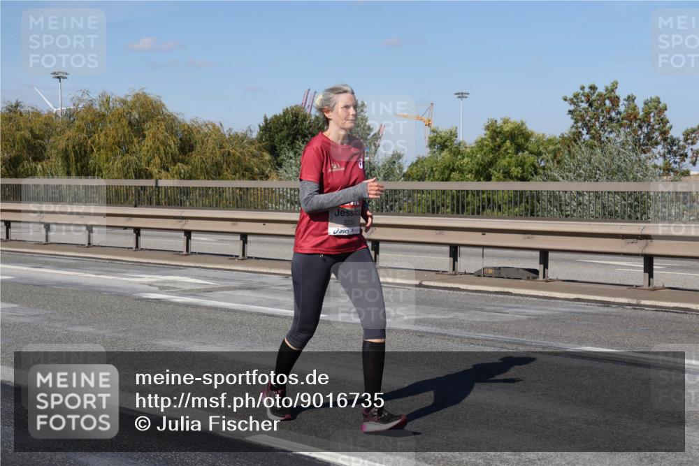 03.10.2025 - Köhlbrandbrückenlauf Julia Fischer http://msf.ph/oto/9016735 03.10.2025 13:20:00 Position 3 5230 meine-sportfotos.de