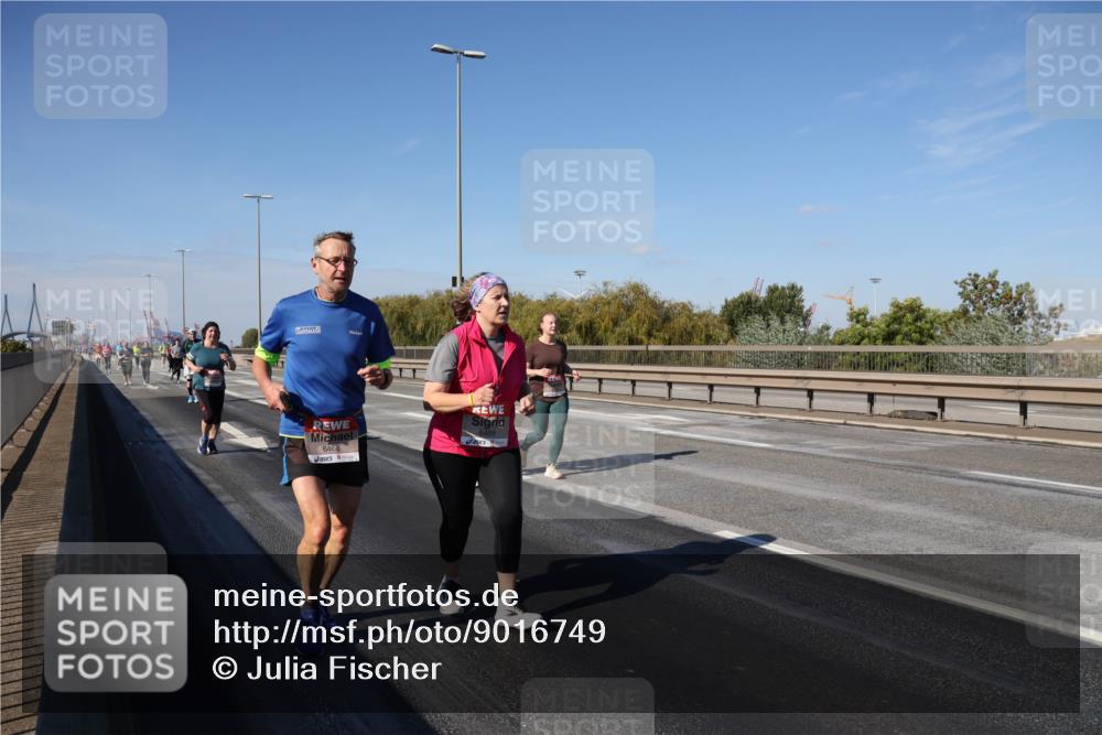 03.10.2025 - Köhlbrandbrückenlauf Julia Fischer http://msf.ph/oto/9016749 03.10.2025 13:20:08 Position 3 6468 meine-sportfotos.de