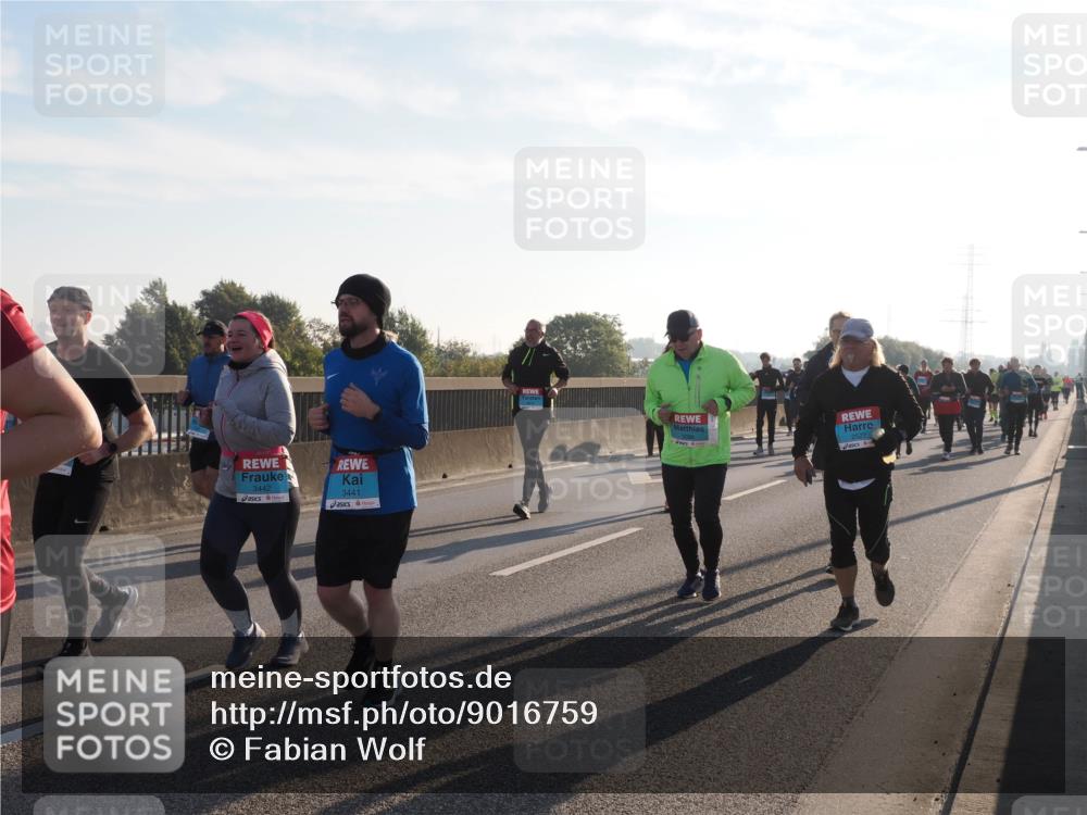 03.10.2025 - Köhlbrandbrückenlauf Fabian Wolf http://msf.ph/oto/9016759 03.10.2025 09:26:18 Position 3 3442, 3441, 2527 meine-sportfotos.de