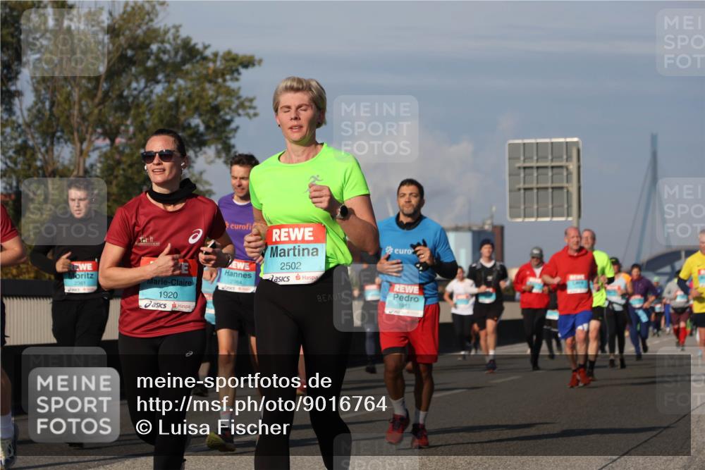03.10.2025 - Köhlbrandbrückenlauf Luisa Fischer http://msf.ph/oto/9016764 03.10.2025 11:02:38 Position 3 2361, 1920, 2984, 2502, 1815 meine-sportfotos.de