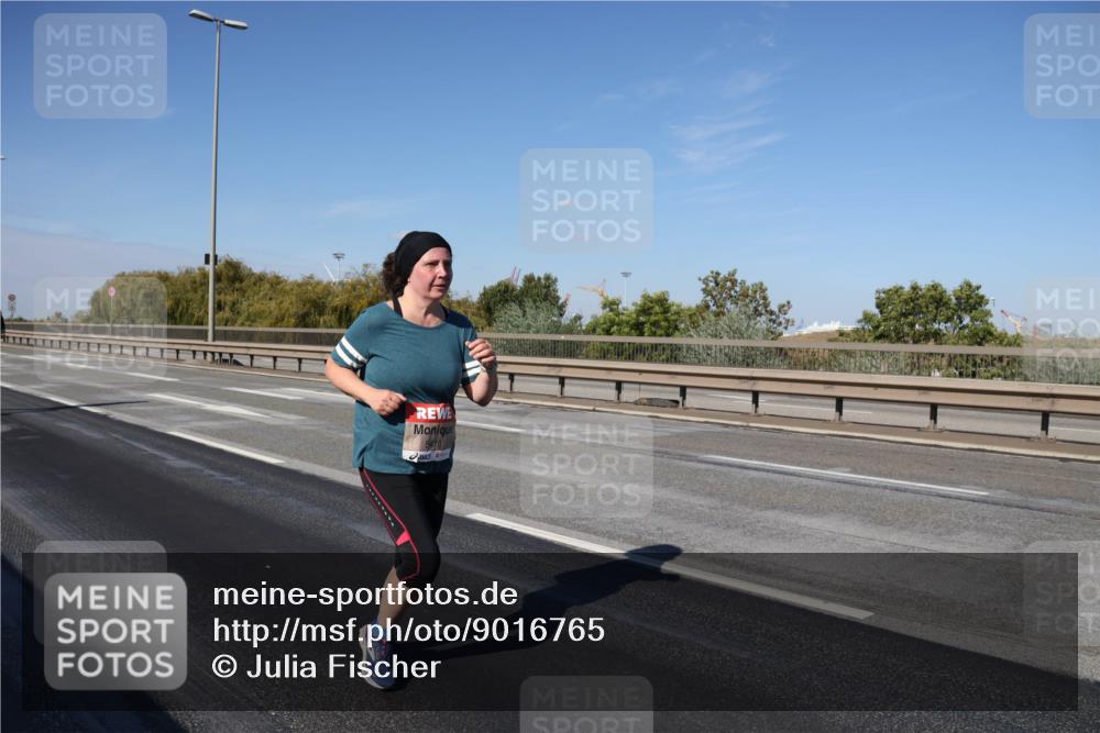03.10.2025 - Köhlbrandbrückenlauf Julia Fischer http://msf.ph/oto/9016765 03.10.2025 13:20:12 Position 3 5418 meine-sportfotos.de