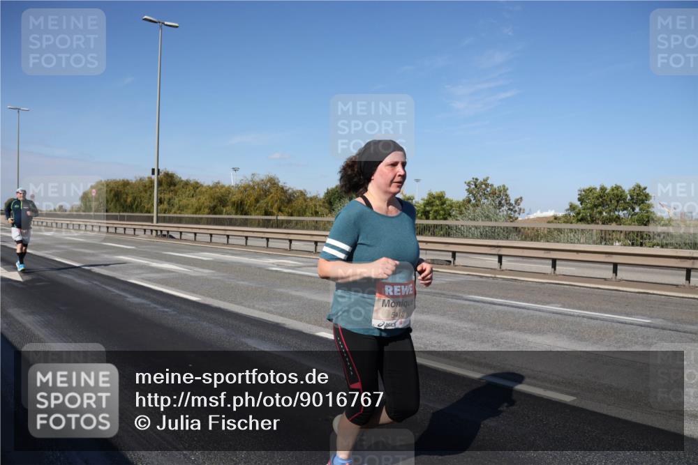 03.10.2025 - Köhlbrandbrückenlauf Julia Fischer http://msf.ph/oto/9016767 03.10.2025 13:20:12 Position 3 5418 meine-sportfotos.de