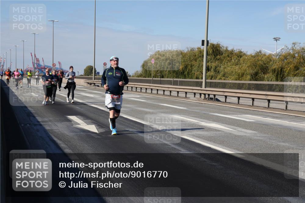 03.10.2025 - Köhlbrandbrückenlauf Julia Fischer http://msf.ph/oto/9016770 03.10.2025 13:20:13 Position 3  meine-sportfotos.de