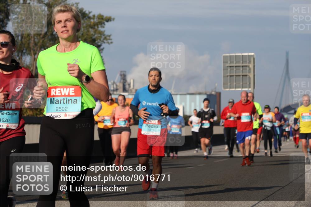 03.10.2025 - Köhlbrandbrückenlauf Luisa Fischer http://msf.ph/oto/9016771 03.10.2025 11:02:38 Position 3 1920, 2502, 1815 meine-sportfotos.de