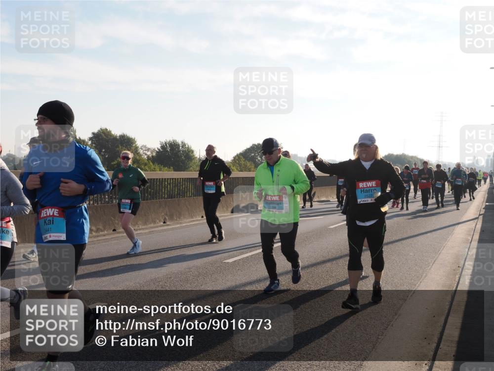 03.10.2025 - Köhlbrandbrückenlauf Fabian Wolf http://msf.ph/oto/9016773 03.10.2025 09:26:18 Position 3 2, 3441, 2527 meine-sportfotos.de