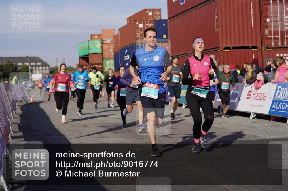 03.10.2025 - Köhlbrandbrückenlauf Michael Burmester http://msf.ph/oto/9016774 03.10.2025 10:16:06 Ziel 1453, 1591, 1821, 2285, 2422, 2423, 2724, 2957, 3047, 3048, 3049, 3063, 3446, 3450, 3459, 3488, 3726, 3751 meine-sportfotos.de