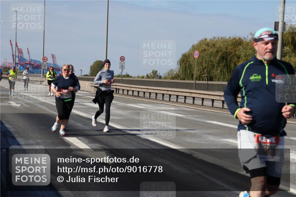 03.10.2025 - Köhlbrandbrückenlauf Julia Fischer http://msf.ph/oto/9016778 03.10.2025 13:20:15 Position 3 12, 5 meine-sportfotos.de