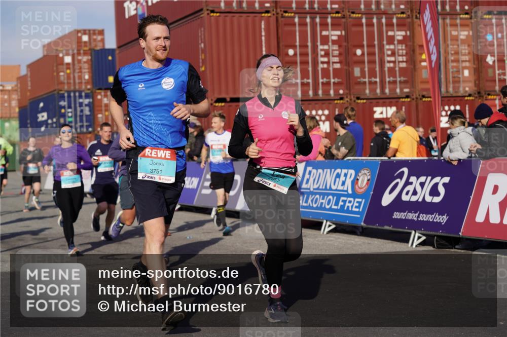 03.10.2025 - Köhlbrandbrückenlauf Michael Burmester http://msf.ph/oto/9016780 03.10.2025 10:16:07 Ziel 1453, 1591, 1821, 2285, 2422, 2423, 2724, 2957, 3047, 3048, 3049, 3063, 3446, 3450, 3459, 3488, 3726, 3751, 3823 meine-sportfotos.de
