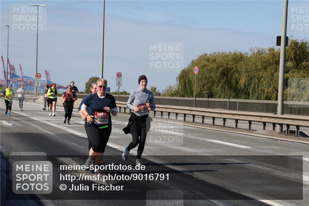 03.10.2025 - Köhlbrandbrückenlauf Julia Fischer http://msf.ph/oto/9016791 03.10.2025 13:20:17 Position 3 12, 5, 5253 meine-sportfotos.de