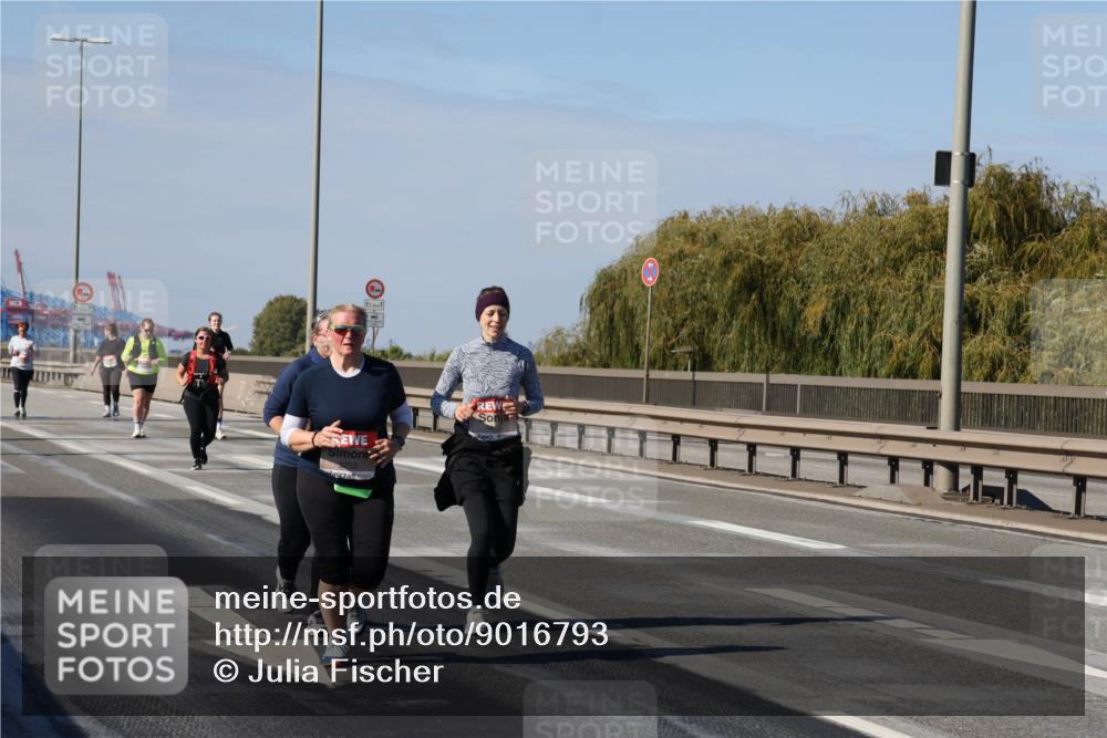 03.10.2025 - Köhlbrandbrückenlauf Julia Fischer http://msf.ph/oto/9016793 03.10.2025 13:20:17 Position 3 12, 1 meine-sportfotos.de