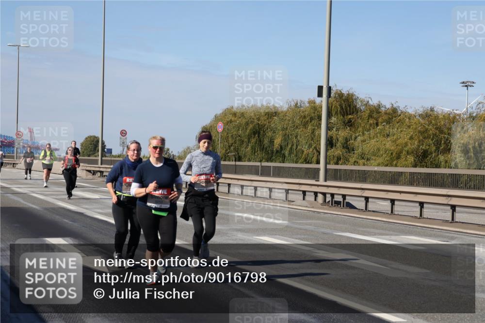 03.10.2025 - Köhlbrandbrückenlauf Julia Fischer http://msf.ph/oto/9016798 03.10.2025 13:20:18 Position 3  meine-sportfotos.de