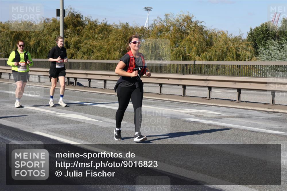 03.10.2025 - Köhlbrandbrückenlauf Julia Fischer http://msf.ph/oto/9016823 03.10.2025 13:20:29 Position 3  meine-sportfotos.de
