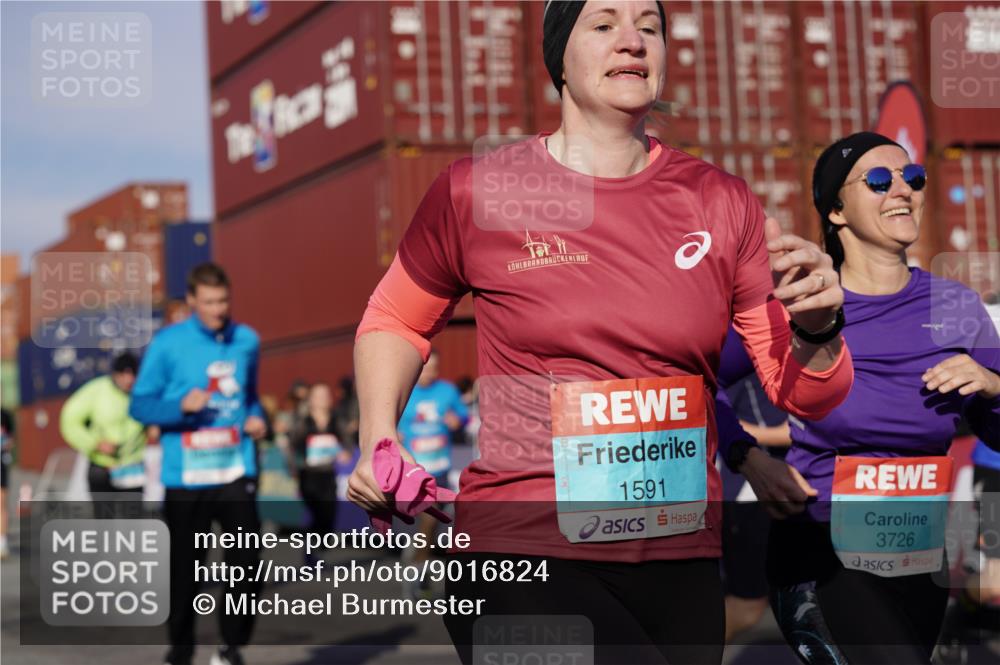 03.10.2025 - Köhlbrandbrückenlauf Michael Burmester http://msf.ph/oto/9016824 03.10.2025 10:16:10 Ziel 1453, 1591, 1821, 2285, 2422, 2423, 2448, 2641, 2724, 2957, 3047, 3048, 3049, 3213, 3446, 3450, 3459, 3488, 3576, 3726, 3751, 3823 meine-sportfotos.de