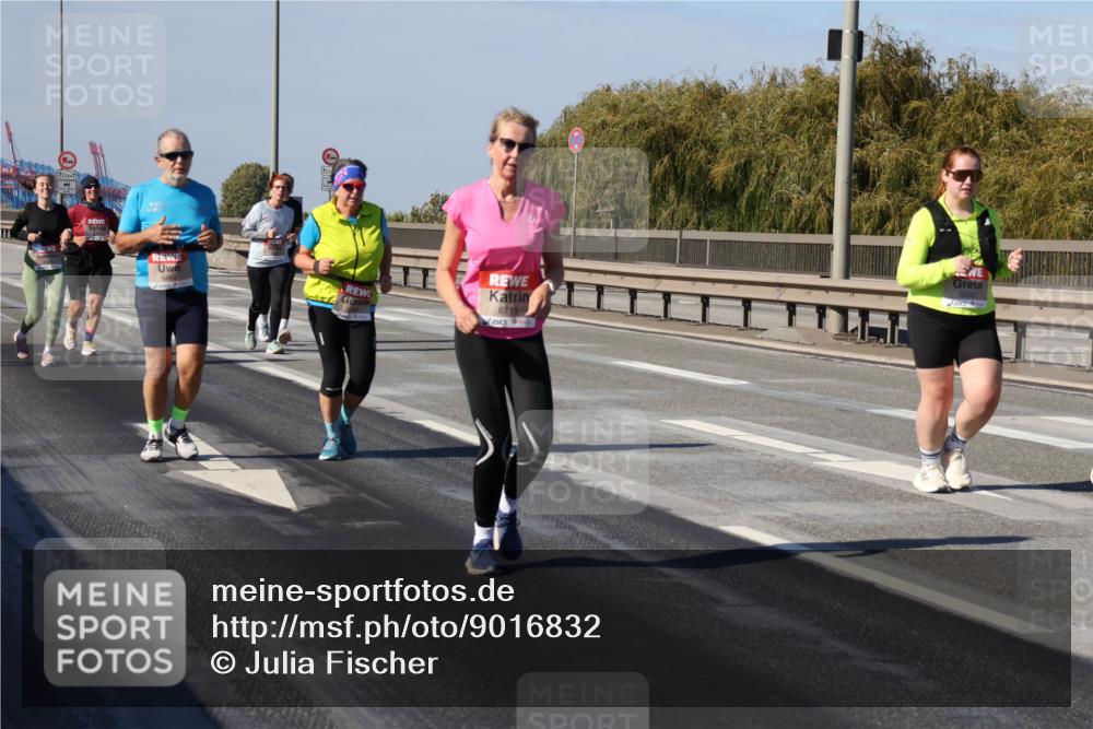 03.10.2025 - Köhlbrandbrückenlauf Julia Fischer http://msf.ph/oto/9016832 03.10.2025 13:20:31 Position 3 12, 5, 1, 12, 5, 6711, 5232 meine-sportfotos.de