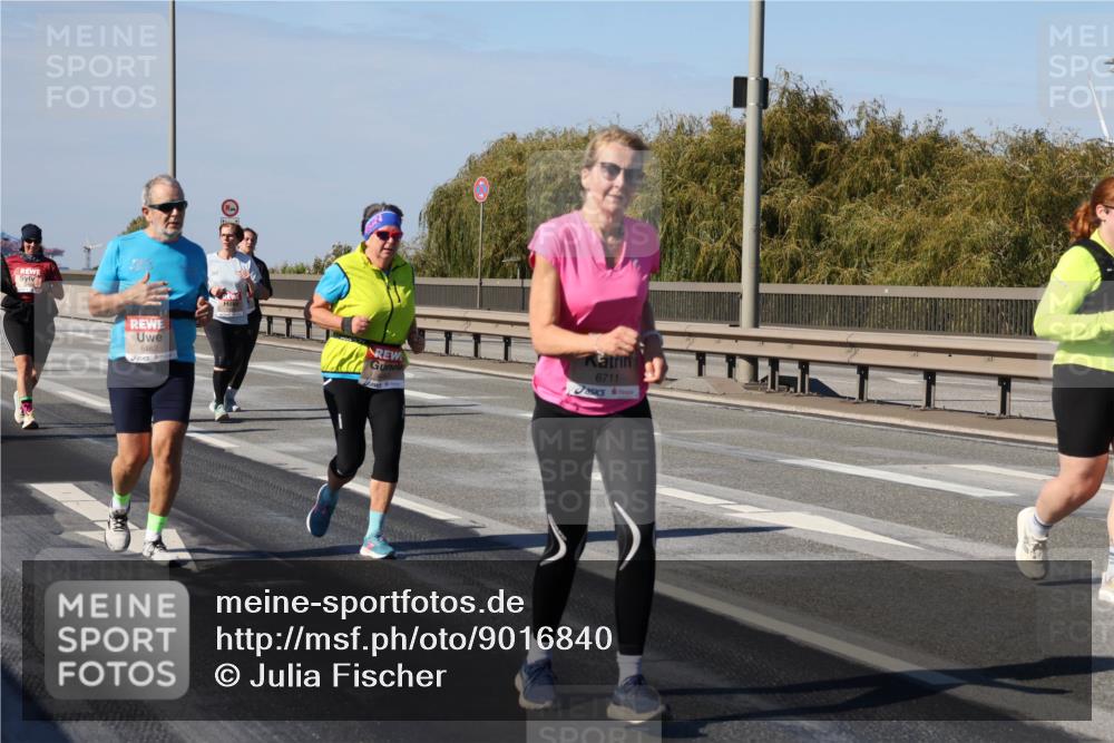03.10.2025 - Köhlbrandbrückenlauf Julia Fischer http://msf.ph/oto/9016840 03.10.2025 13:20:32 Position 3 6462, 361, 6711 meine-sportfotos.de