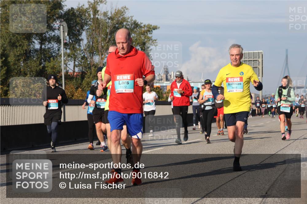 03.10.2025 - Köhlbrandbrückenlauf Luisa Fischer http://msf.ph/oto/9016842 03.10.2025 11:02:45 Position 3 1810, 3172, 1619 meine-sportfotos.de