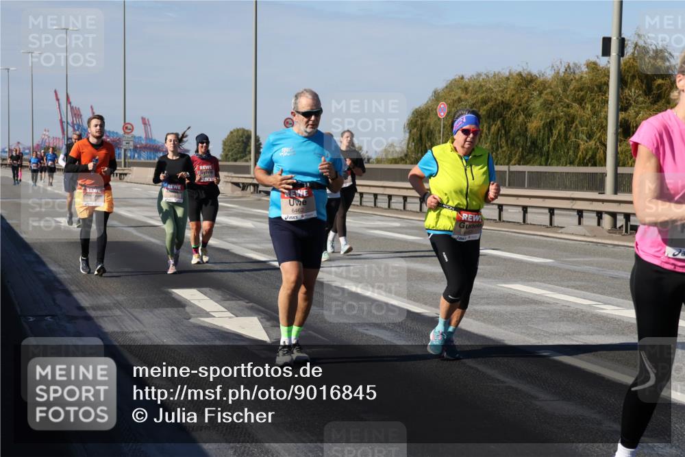 03.10.2025 - Köhlbrandbrückenlauf Julia Fischer http://msf.ph/oto/9016845 03.10.2025 13:20:33 Position 3 6462 meine-sportfotos.de