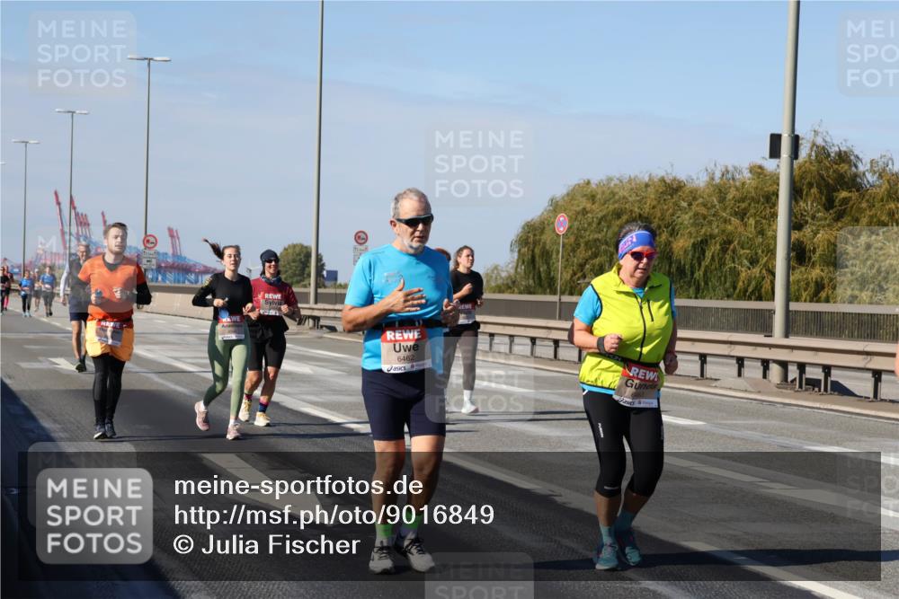03.10.2025 - Köhlbrandbrückenlauf Julia Fischer http://msf.ph/oto/9016849 03.10.2025 13:20:33 Position 3 6462 meine-sportfotos.de
