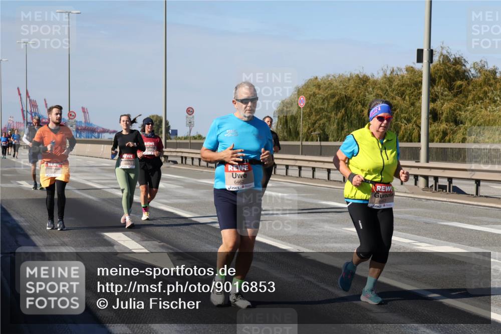 03.10.2025 - Köhlbrandbrückenlauf Julia Fischer http://msf.ph/oto/9016853 03.10.2025 13:20:34 Position 3 4944, 6462, 6463 meine-sportfotos.de