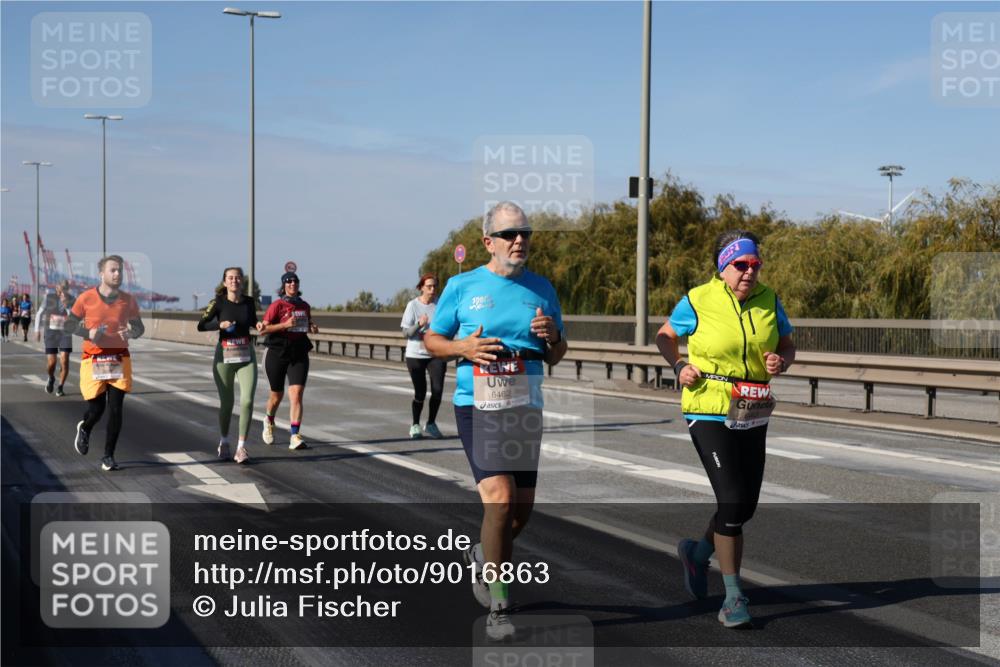 03.10.2025 - Köhlbrandbrückenlauf Julia Fischer http://msf.ph/oto/9016863 03.10.2025 13:20:35 Position 3 6462 meine-sportfotos.de