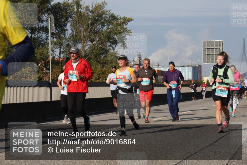 03.10.2025 - Köhlbrandbrückenlauf Luisa Fischer http://msf.ph/oto/9016864 03.10.2025 11:02:48 Position 3 1651, 1650, 1503 meine-sportfotos.de