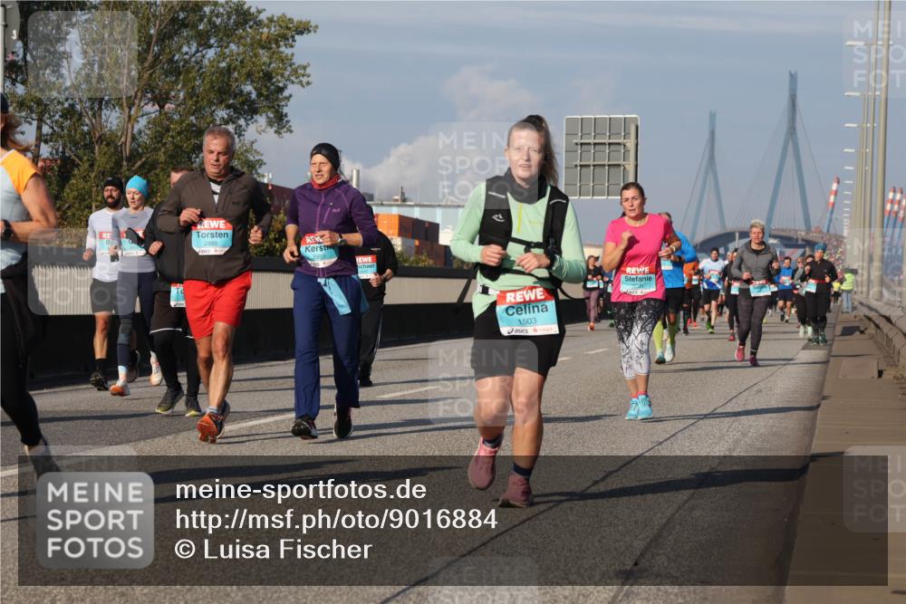 03.10.2025 - Köhlbrandbrückenlauf Luisa Fischer http://msf.ph/oto/9016884 03.10.2025 11:02:50 Position 3 2886, 2885, 1503 meine-sportfotos.de