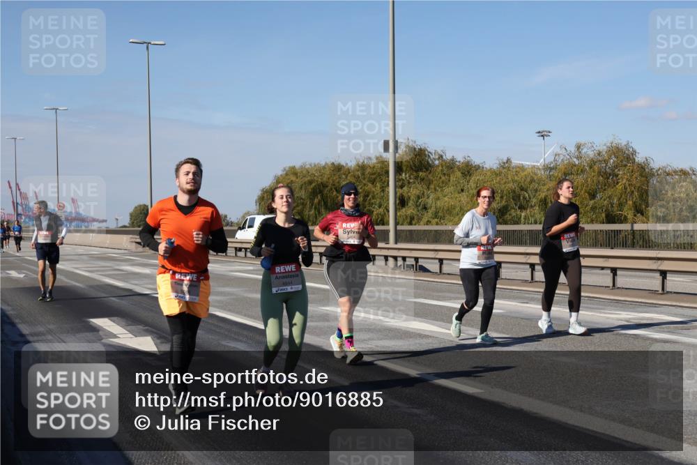 03.10.2025 - Köhlbrandbrückenlauf Julia Fischer http://msf.ph/oto/9016885 03.10.2025 13:20:38 Position 3 4944 meine-sportfotos.de
