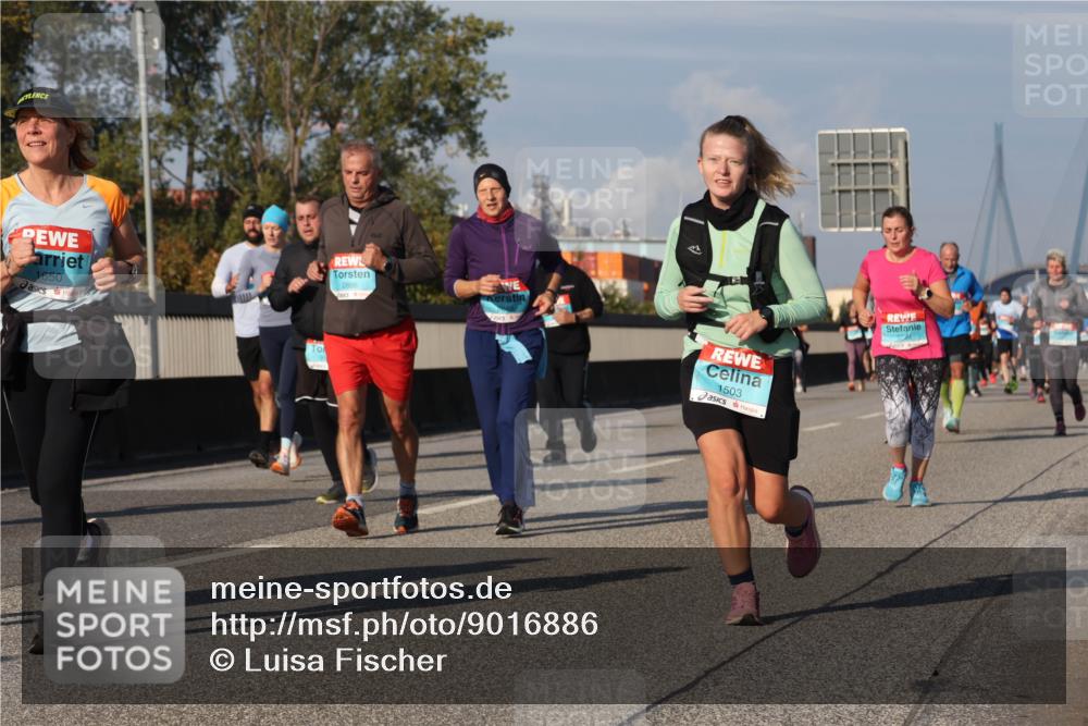 03.10.2025 - Köhlbrandbrückenlauf Luisa Fischer http://msf.ph/oto/9016886 03.10.2025 11:02:51 Position 3 1650, 2886, 1503 meine-sportfotos.de