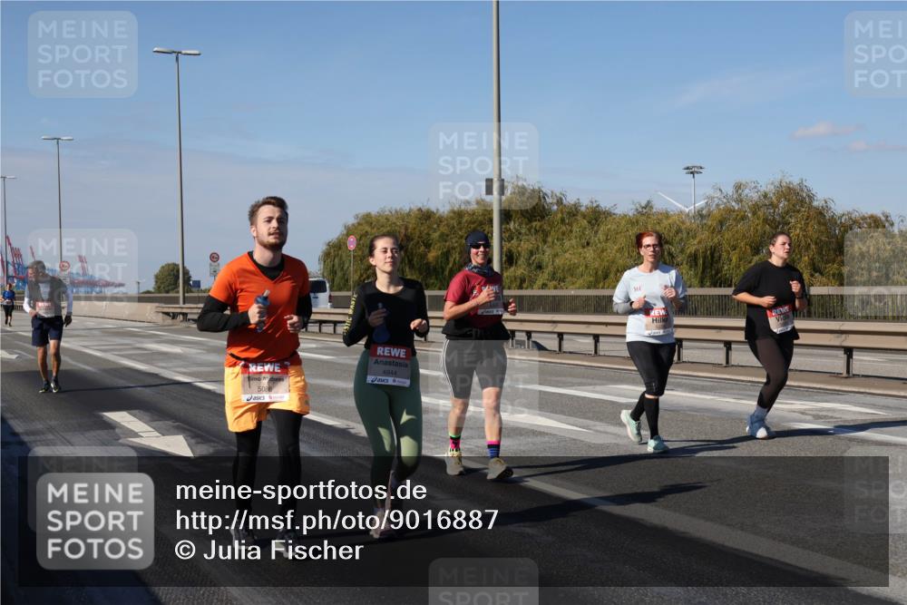 03.10.2025 - Köhlbrandbrückenlauf Julia Fischer http://msf.ph/oto/9016887 03.10.2025 13:20:38 Position 3 5086, 4944, 361 meine-sportfotos.de