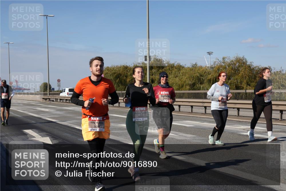03.10.2025 - Köhlbrandbrückenlauf Julia Fischer http://msf.ph/oto/9016890 03.10.2025 13:20:39 Position 3 5086, 4944, 361, 5464 meine-sportfotos.de