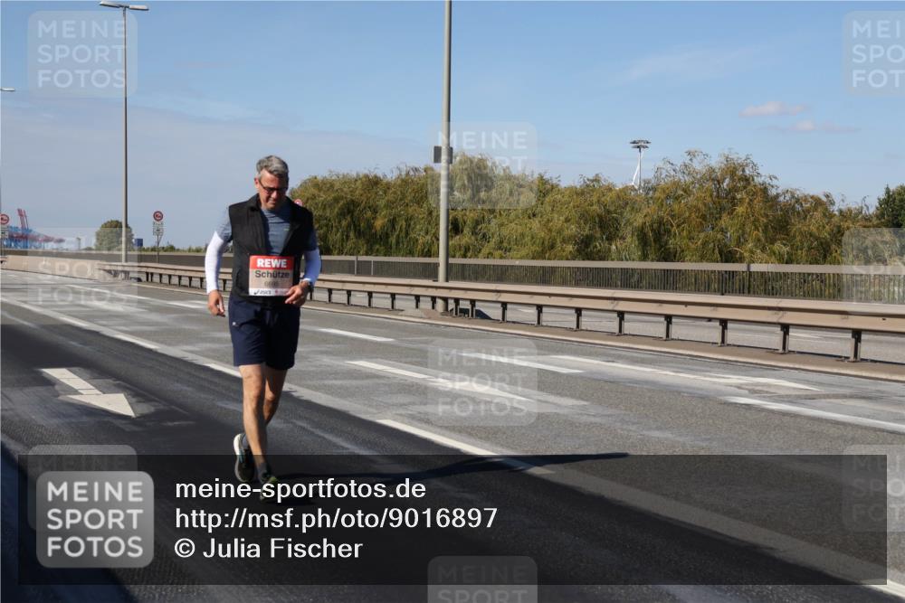 03.10.2025 - Köhlbrandbrückenlauf Julia Fischer http://msf.ph/oto/9016897 03.10.2025 13:20:44 Position 3 6695 meine-sportfotos.de