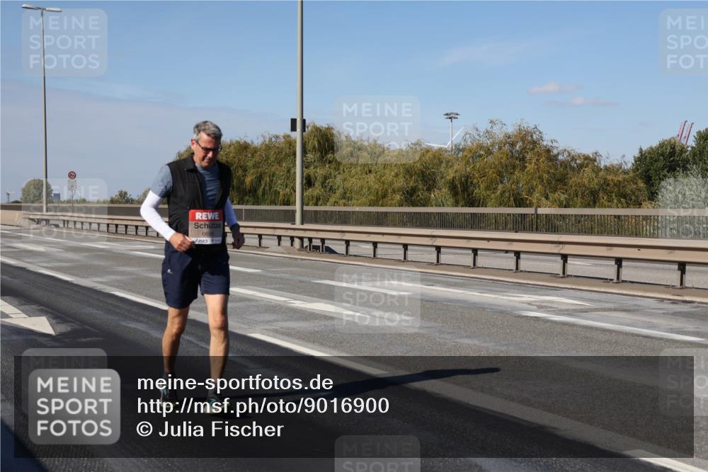 03.10.2025 - Köhlbrandbrückenlauf Julia Fischer http://msf.ph/oto/9016900 03.10.2025 13:20:44 Position 3 6695 meine-sportfotos.de