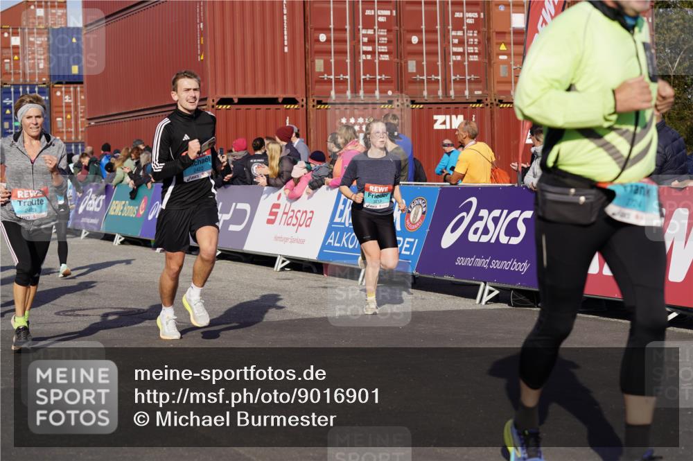 03.10.2025 - Köhlbrandbrückenlauf Michael Burmester http://msf.ph/oto/9016901 03.10.2025 10:16:13 Ziel 1453, 1591, 1821, 2254, 2285, 2293, 2422, 2423, 2448, 2641, 2724, 2902, 3047, 3048, 3049, 3213, 3446, 3450, 3488, 3576, 3726, 3823 meine-sportfotos.de