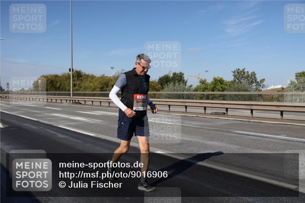 03.10.2025 - Köhlbrandbrückenlauf Julia Fischer http://msf.ph/oto/9016906 03.10.2025 13:20:46 Position 3 669 meine-sportfotos.de