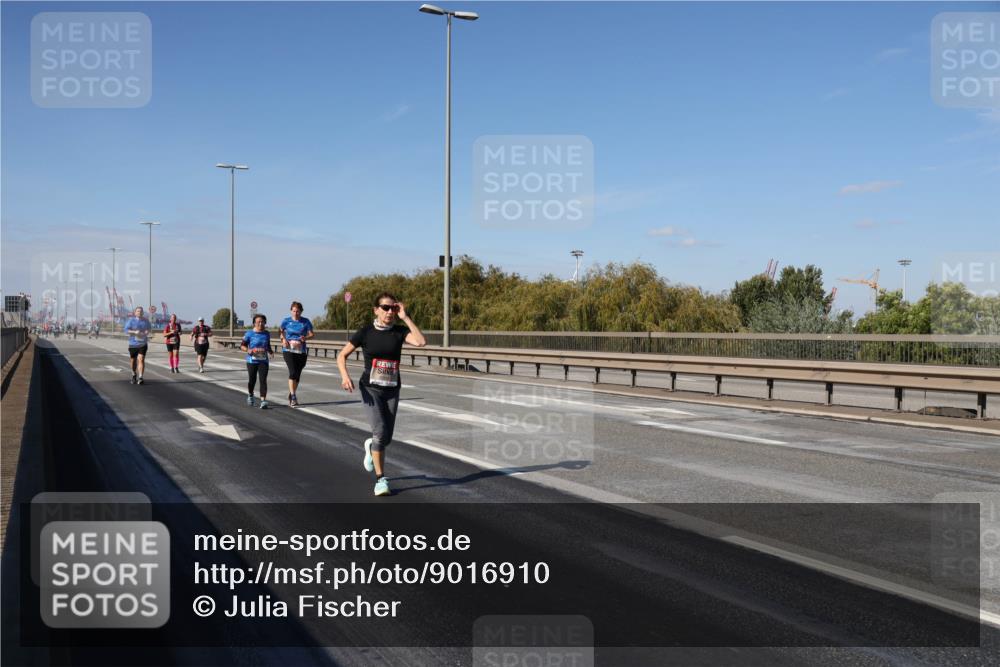 03.10.2025 - Köhlbrandbrückenlauf Julia Fischer http://msf.ph/oto/9016910 03.10.2025 13:20:57 Position 3  meine-sportfotos.de