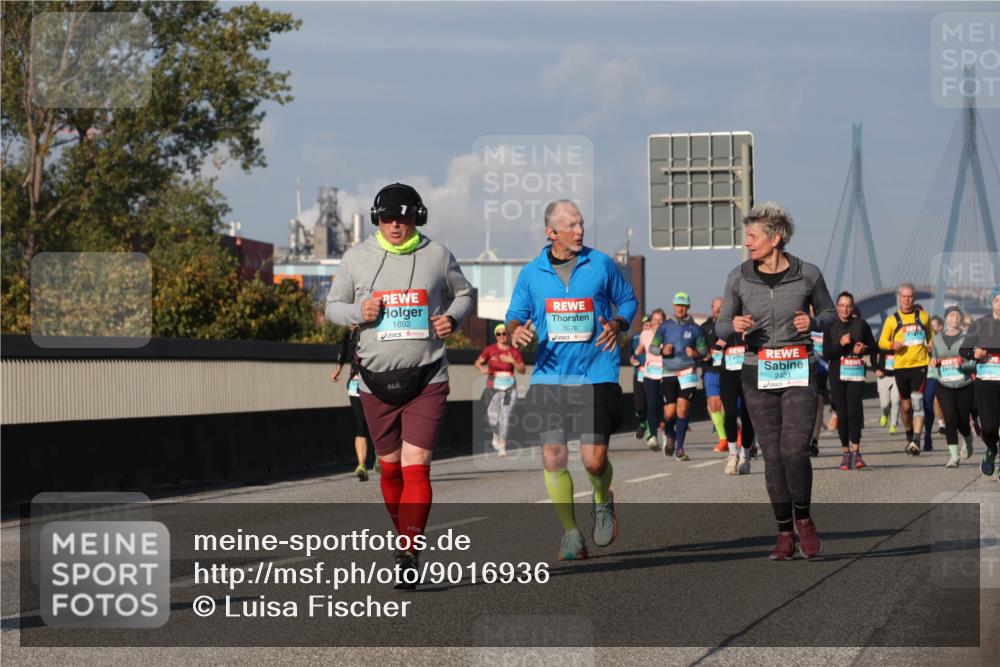 03.10.2025 - Köhlbrandbrückenlauf Luisa Fischer http://msf.ph/oto/9016936 03.10.2025 11:02:56 Position 3 1692, 3676, 2421 meine-sportfotos.de