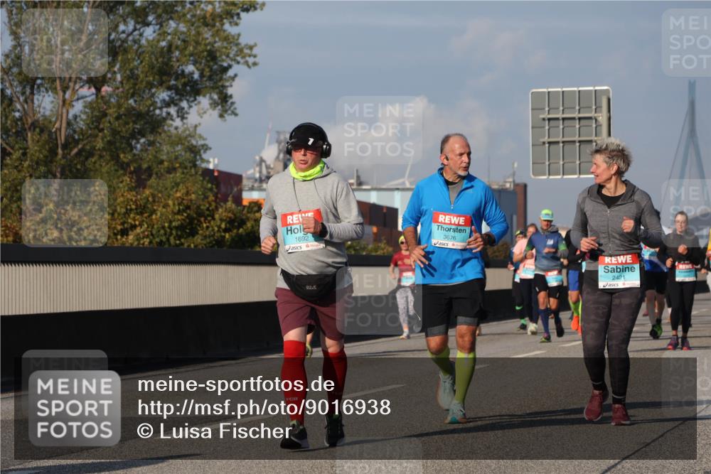 03.10.2025 - Köhlbrandbrückenlauf Luisa Fischer http://msf.ph/oto/9016938 03.10.2025 11:02:56 Position 3 1692, 3676, 2421 meine-sportfotos.de