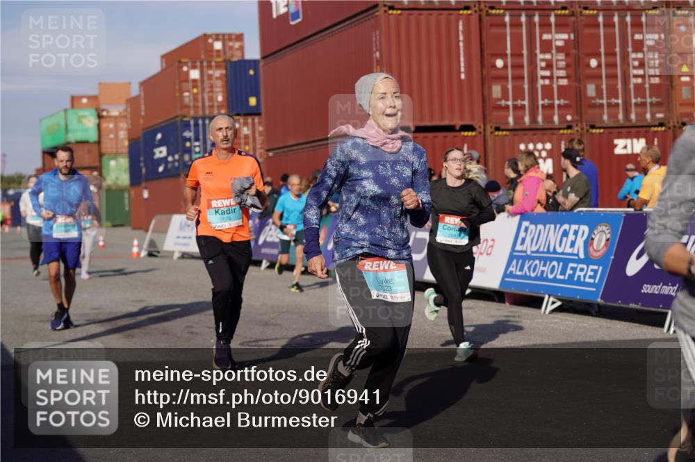 03.10.2025 - Köhlbrandbrückenlauf Michael Burmester http://msf.ph/oto/9016941 03.10.2025 10:16:15 Ziel 1453, 1591, 1821, 2254, 2293, 2422, 2423, 2448, 2641, 2724, 2902, 3213, 3446, 3450, 3576, 3823 meine-sportfotos.de