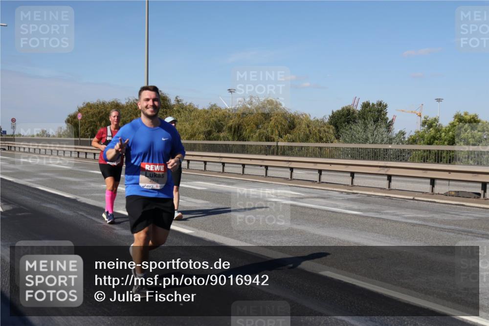 03.10.2025 - Köhlbrandbrückenlauf Julia Fischer http://msf.ph/oto/9016942 03.10.2025 13:21:07 Position 3 4778 meine-sportfotos.de