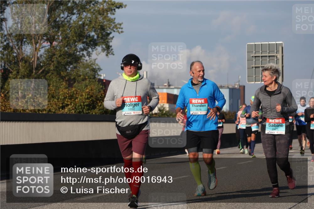 03.10.2025 - Köhlbrandbrückenlauf Luisa Fischer http://msf.ph/oto/9016943 03.10.2025 11:02:57 Position 3 1692, 3676, 2421 meine-sportfotos.de