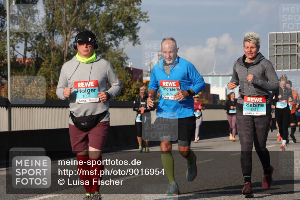 03.10.2025 - Köhlbrandbrückenlauf Luisa Fischer http://msf.ph/oto/9016954 03.10.2025 11:02:58 Position 3 1692, 3676, 2421 meine-sportfotos.de