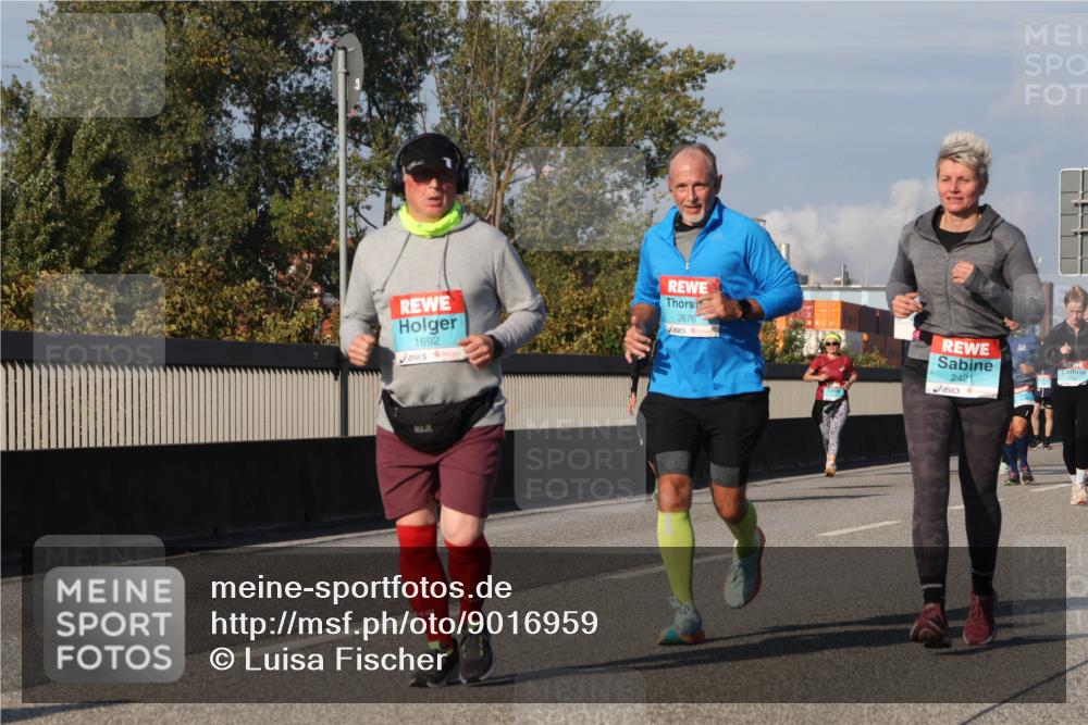 03.10.2025 - Köhlbrandbrückenlauf Luisa Fischer http://msf.ph/oto/9016959 03.10.2025 11:02:59 Position 3 1692, 3676, 82, 2421 meine-sportfotos.de