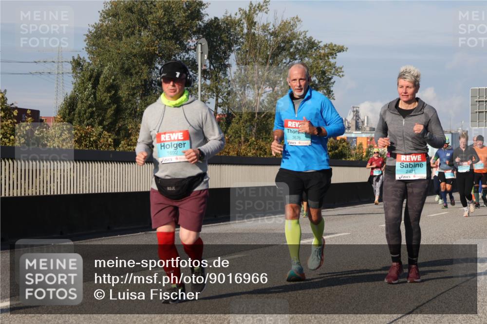 03.10.2025 - Köhlbrandbrückenlauf Luisa Fischer http://msf.ph/oto/9016966 03.10.2025 11:02:59 Position 3 1692, 3676, 2421 meine-sportfotos.de