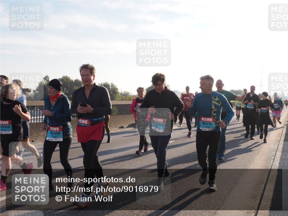 03.10.2025 - Köhlbrandbrückenlauf Fabian Wolf http://msf.ph/oto/9016979 03.10.2025 09:26:26 Position 3 2504, 2442, 3437, 3438 meine-sportfotos.de
