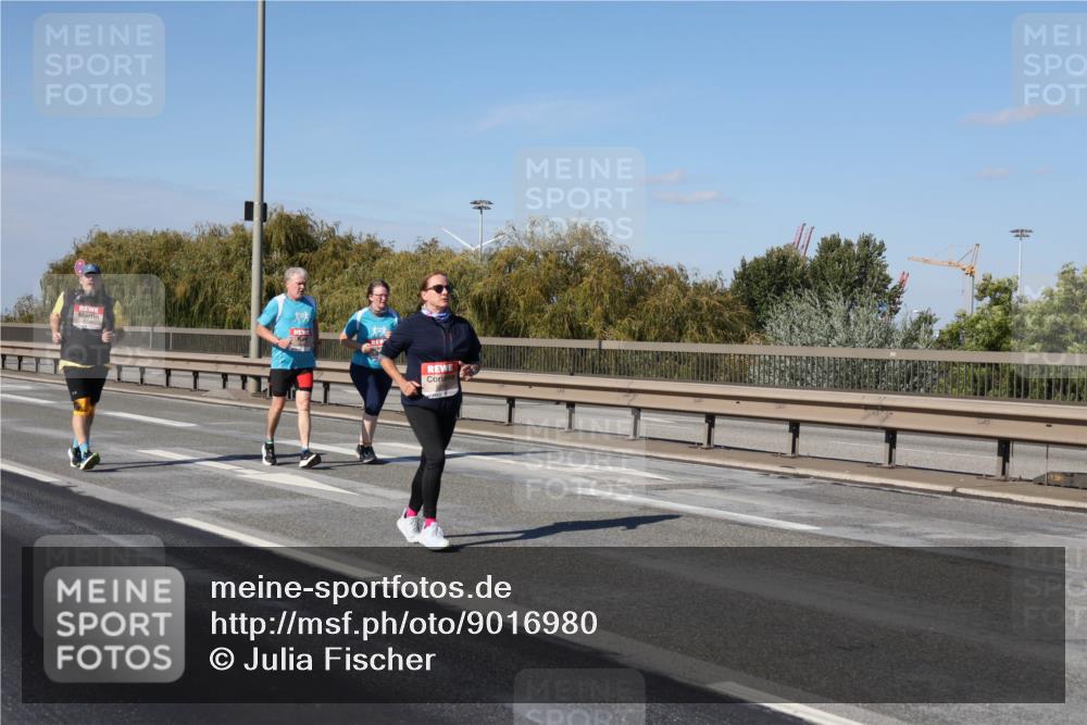 03.10.2025 - Köhlbrandbrückenlauf Julia Fischer http://msf.ph/oto/9016980 03.10.2025 13:21:50 Position 3  meine-sportfotos.de