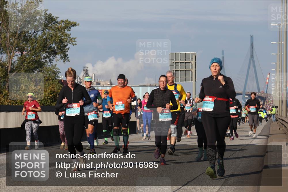 03.10.2025 - Köhlbrandbrückenlauf Luisa Fischer http://msf.ph/oto/9016985 03.10.2025 11:03:04 Position 3 2051, 1593, 1615, 1538 meine-sportfotos.de