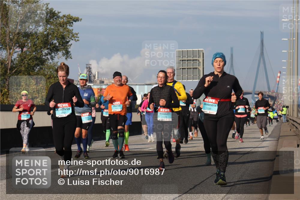 03.10.2025 - Köhlbrandbrückenlauf Luisa Fischer http://msf.ph/oto/9016987 03.10.2025 11:03:04 Position 3 2051, 1751, 1593, 1615, 1538 meine-sportfotos.de