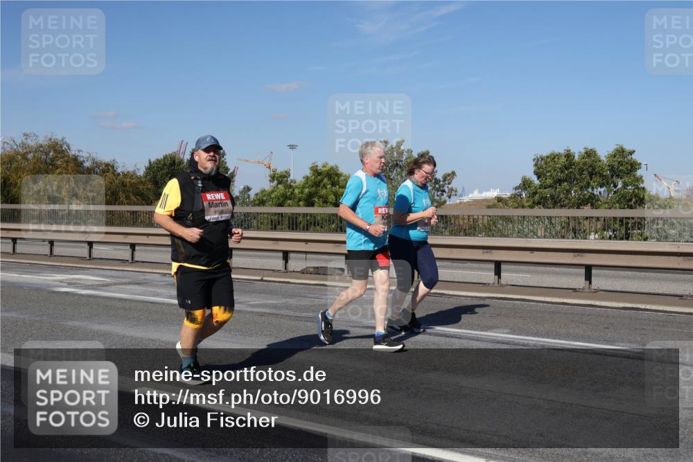 03.10.2025 - Köhlbrandbrückenlauf Julia Fischer http://msf.ph/oto/9016996 03.10.2025 13:21:55 Position 3 4906 meine-sportfotos.de